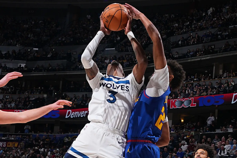 球王会体育-中距离稳定性远超预期，森林狼锋线大闸本赛季的进步有目共睹？